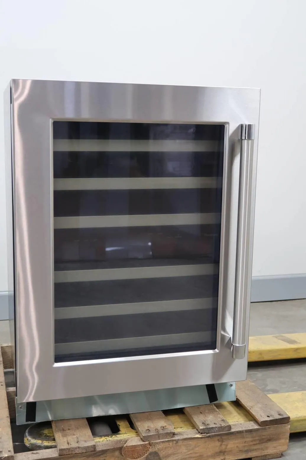 Thermador Professional Series 24" 41-Bottle Undercounter Wine Reserve T24UW820LS
